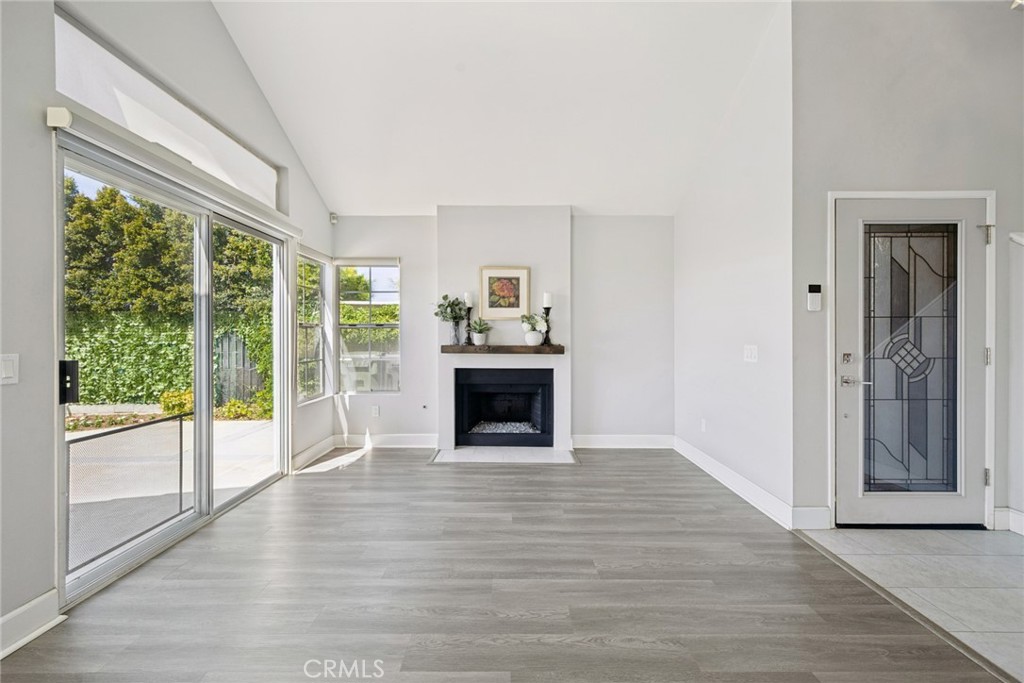 6111 E Garnet