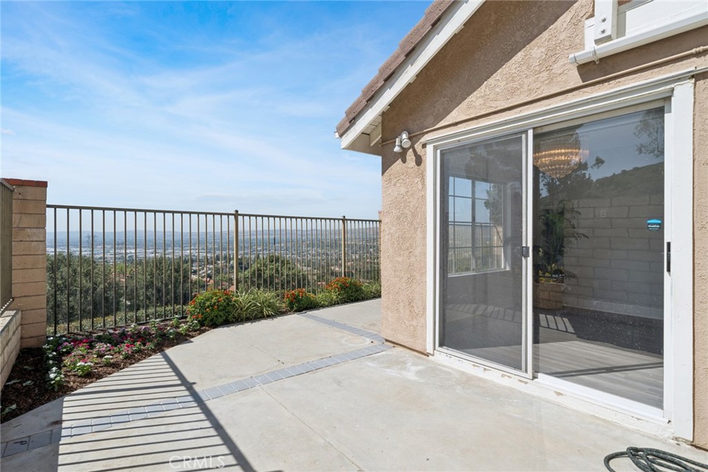 6111 E Garnet