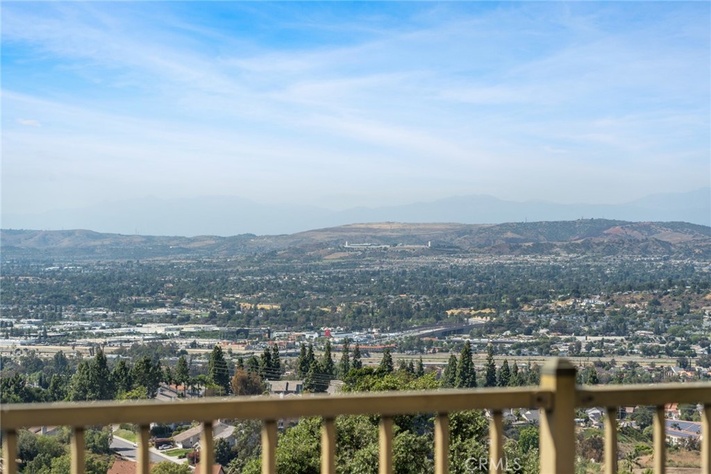 6111 E Garnet