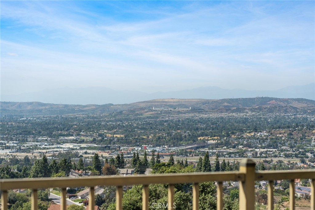 6111 E Garnet