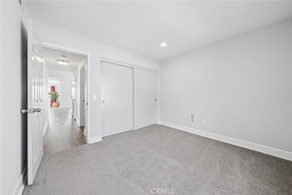 6111 E Garnet