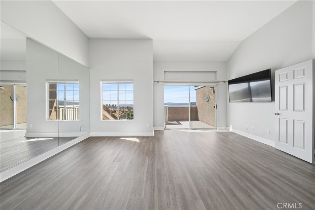 6111 E Garnet
