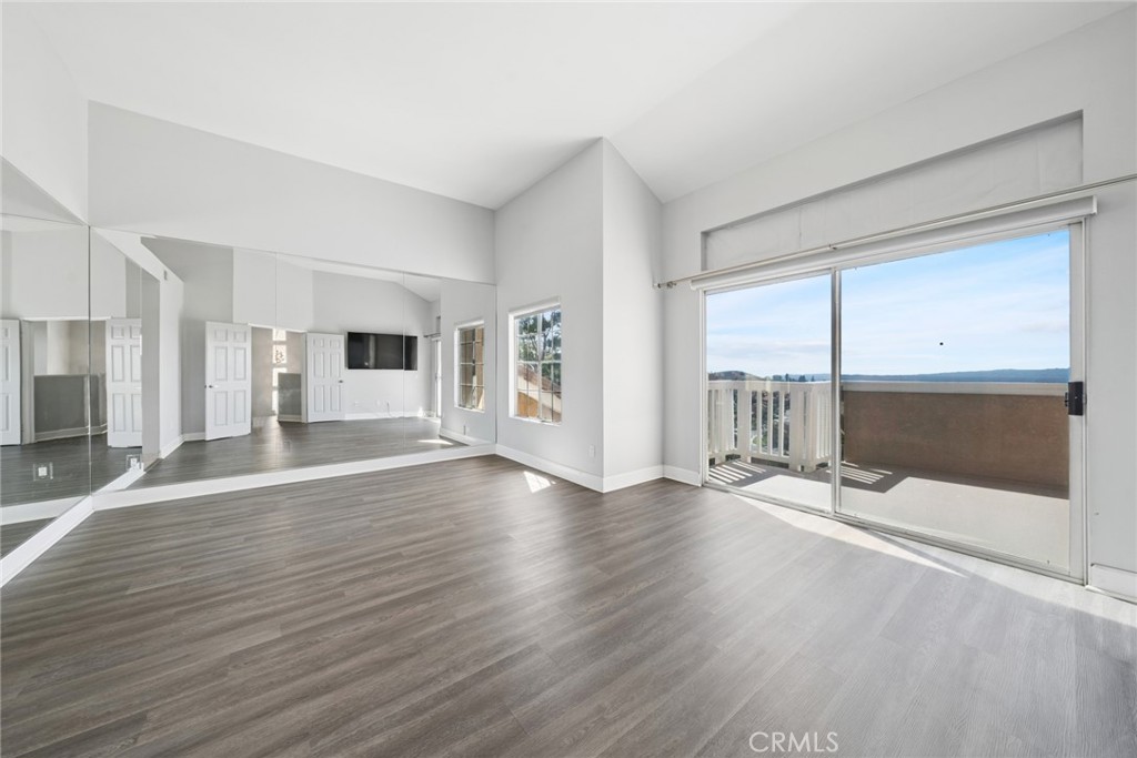 6111 E Garnet