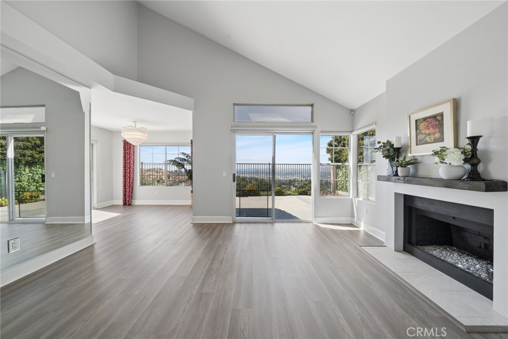 6111 E Garnet