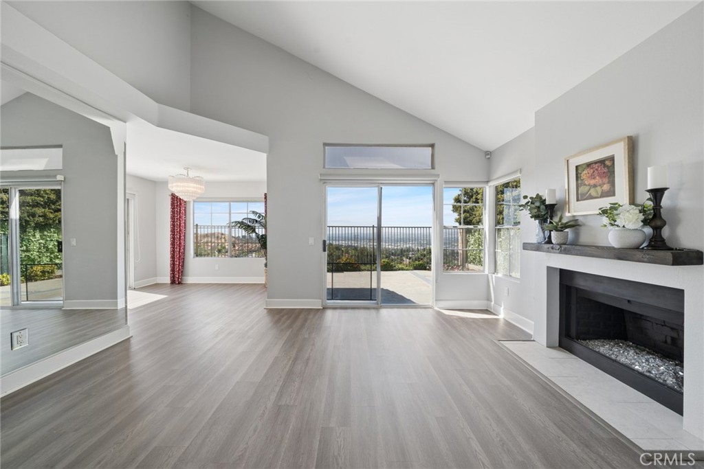 6111 E Garnet