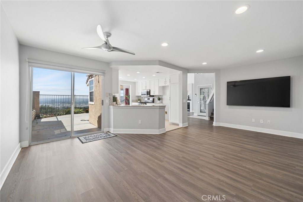 6111 E Garnet
