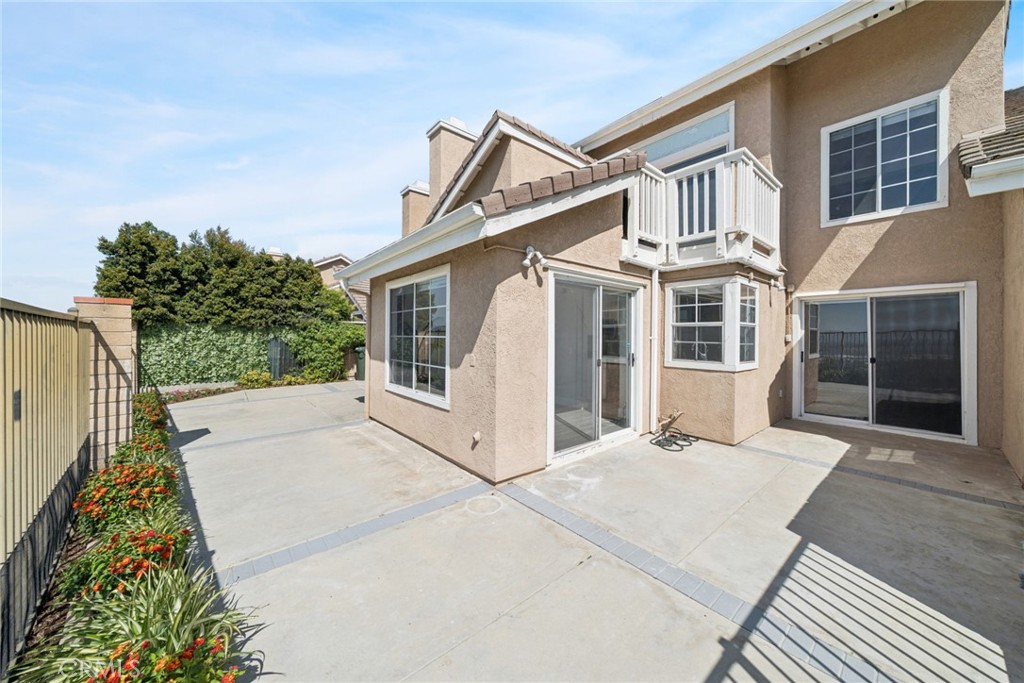 6111 E Garnet