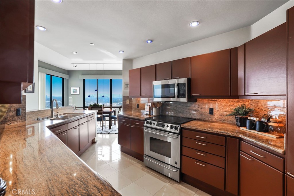1310 E. Ocean Blvd. 1604