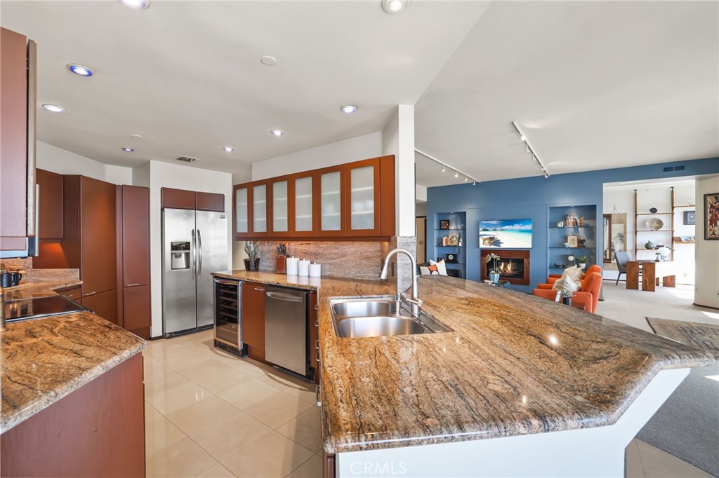 1310 E. Ocean Blvd. 1604