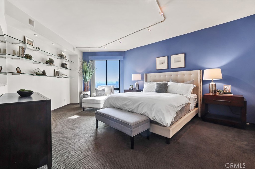 1310 E. Ocean Blvd. 1604