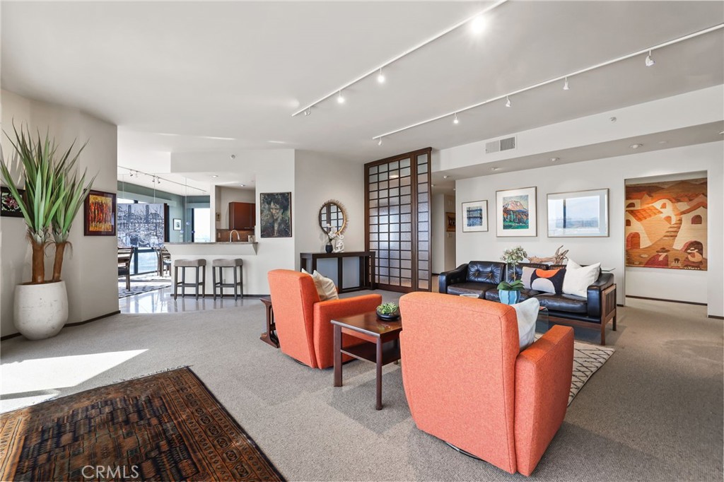 1310 E. Ocean Blvd. 1604