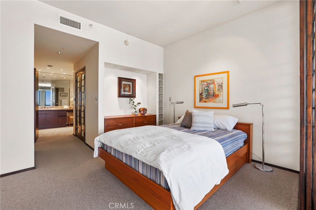 1310 E. Ocean Blvd. 1604