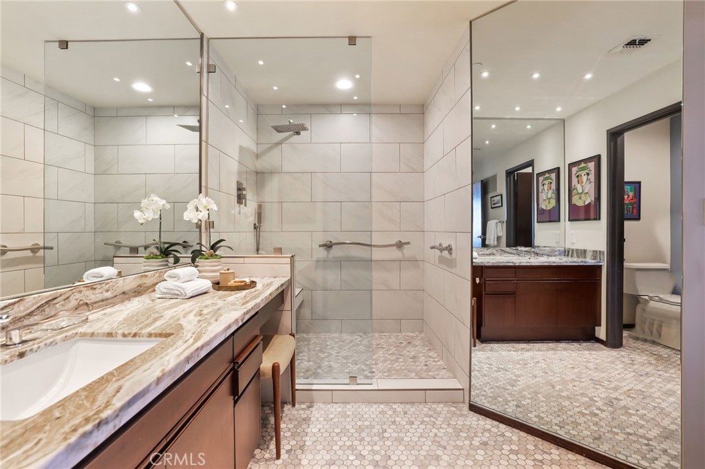 1310 E. Ocean Blvd. 1604