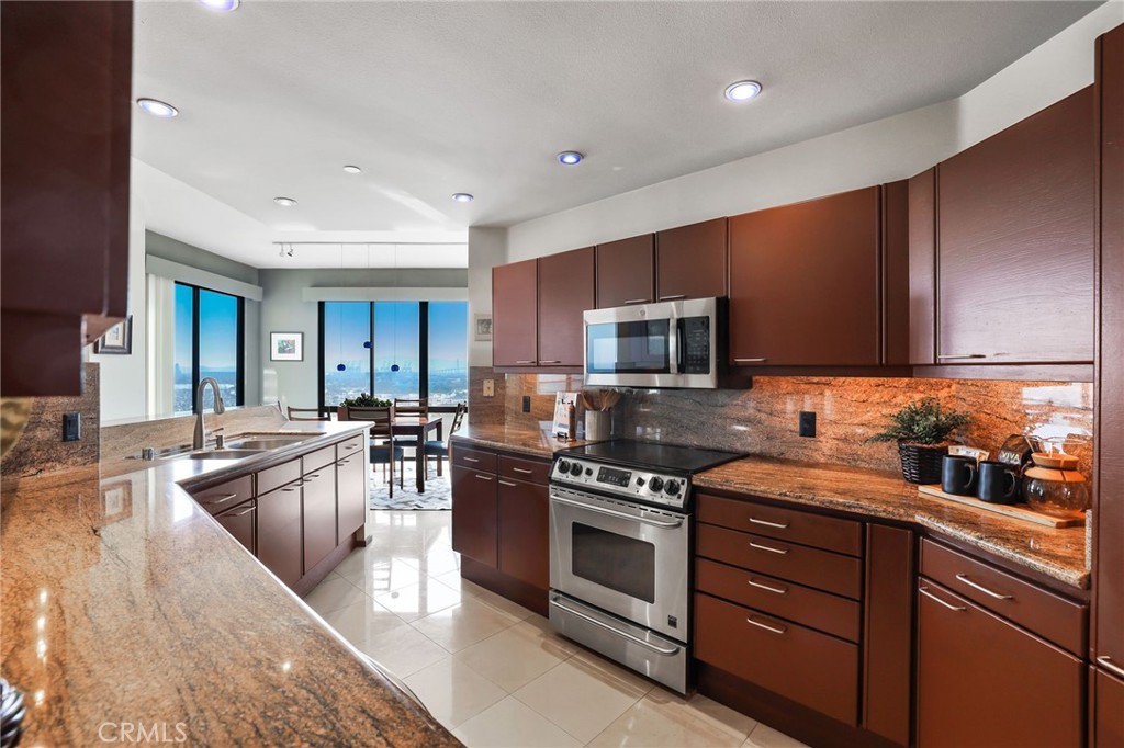 1310 E. Ocean Blvd. 1604