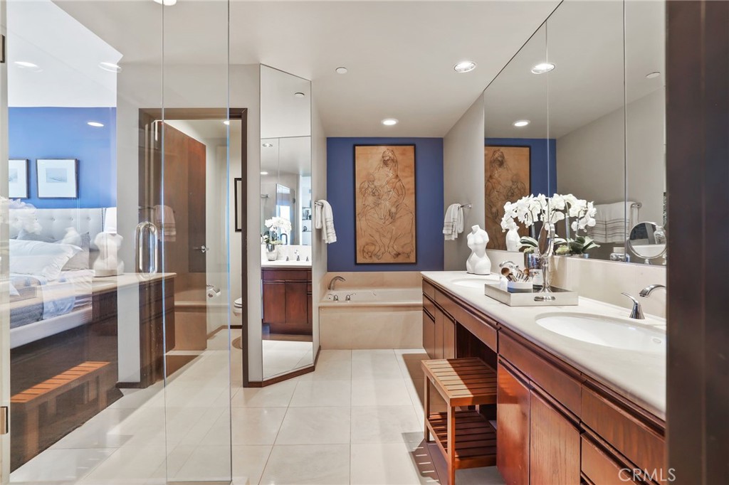 1310 E. Ocean Blvd. 1604