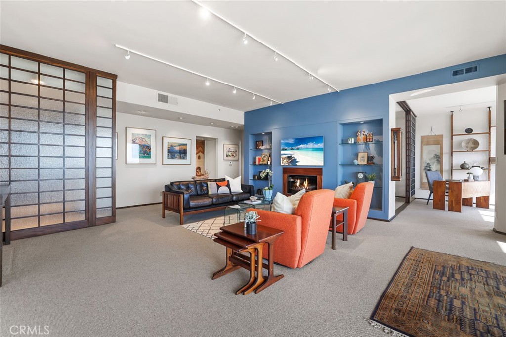 1310 E. Ocean Blvd. 1604