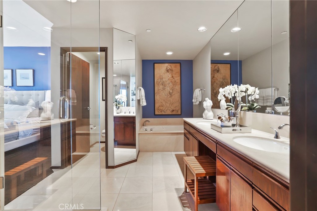 1310 E. Ocean Blvd. 1604