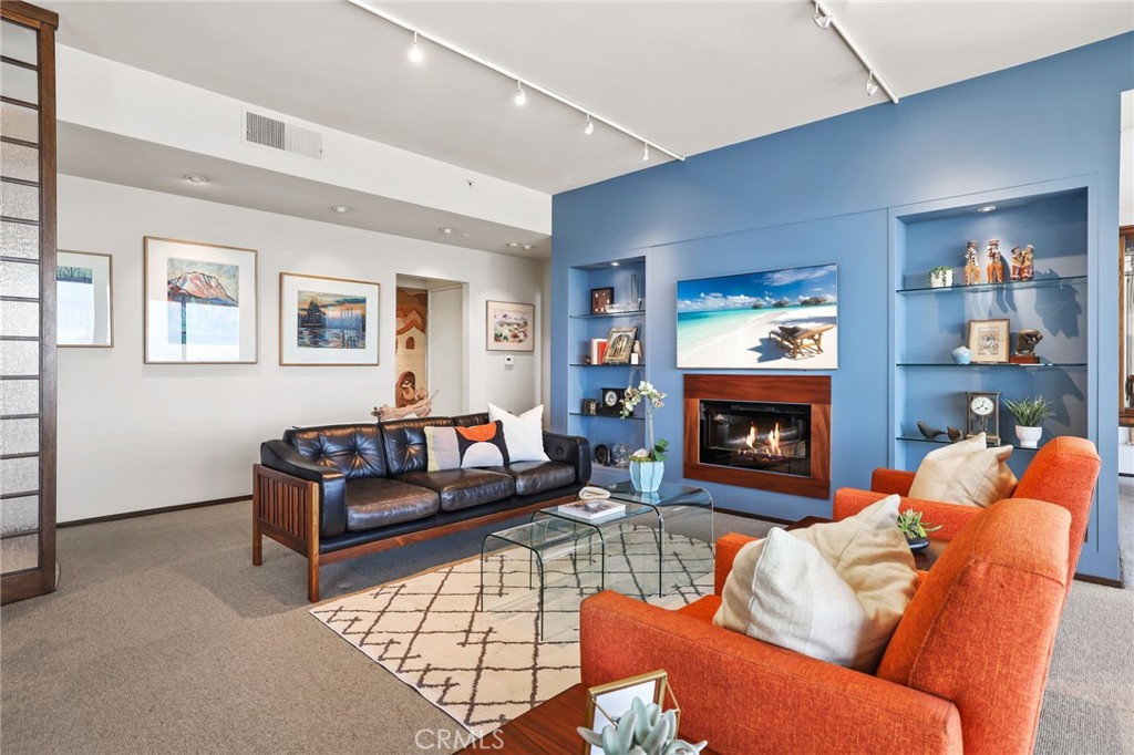 1310 E. Ocean Blvd. 1604