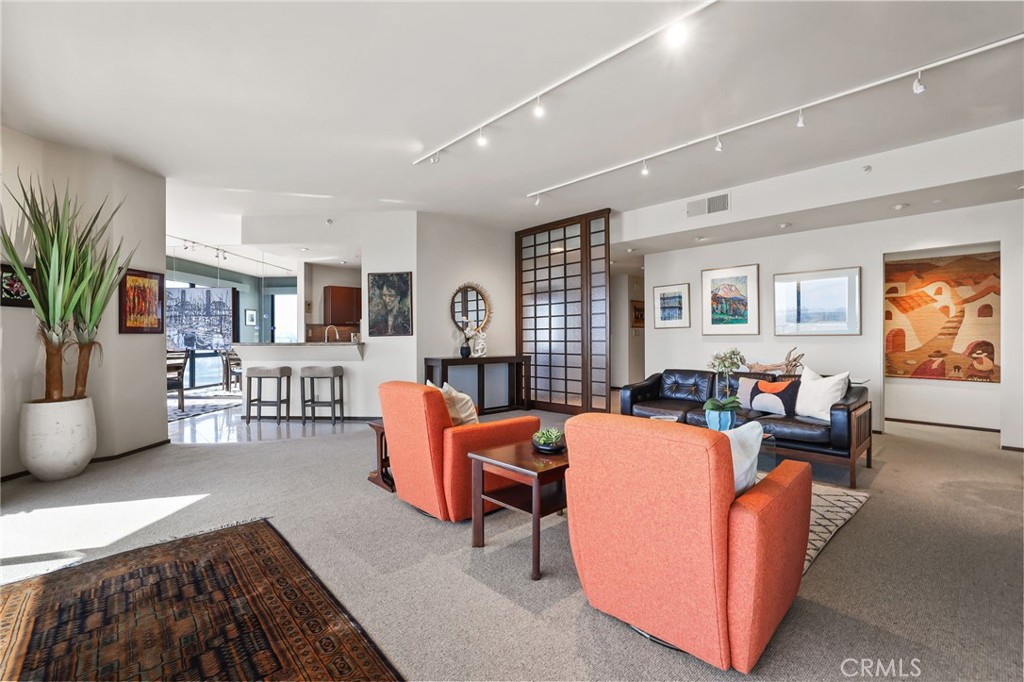 1310 E. Ocean Blvd. 1604