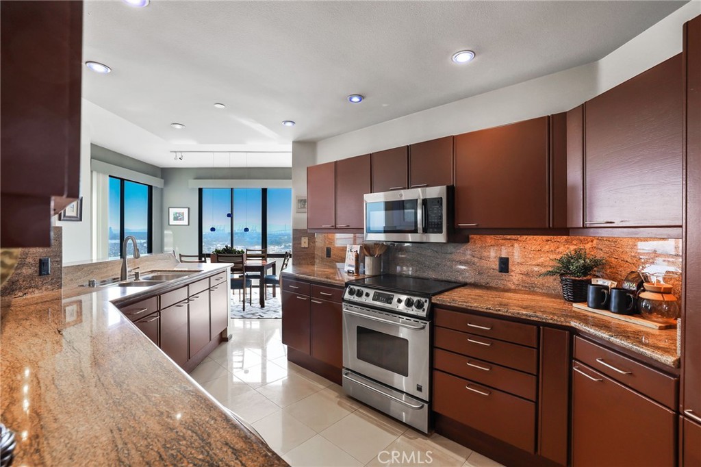 1310 E. Ocean Blvd. 1604
