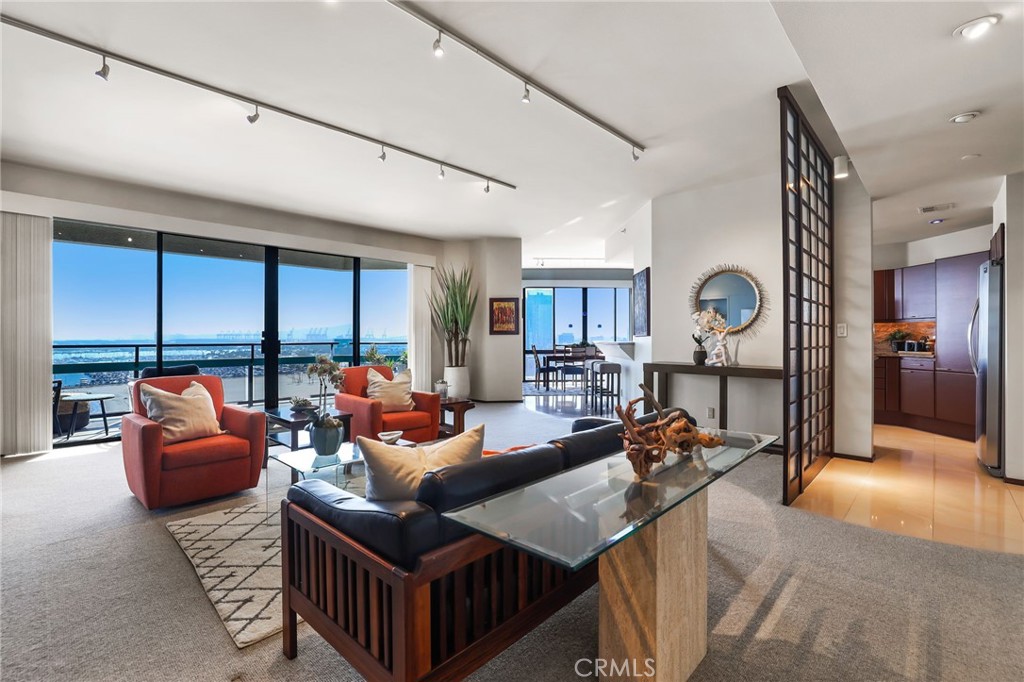 1310 E. Ocean Blvd. 1604