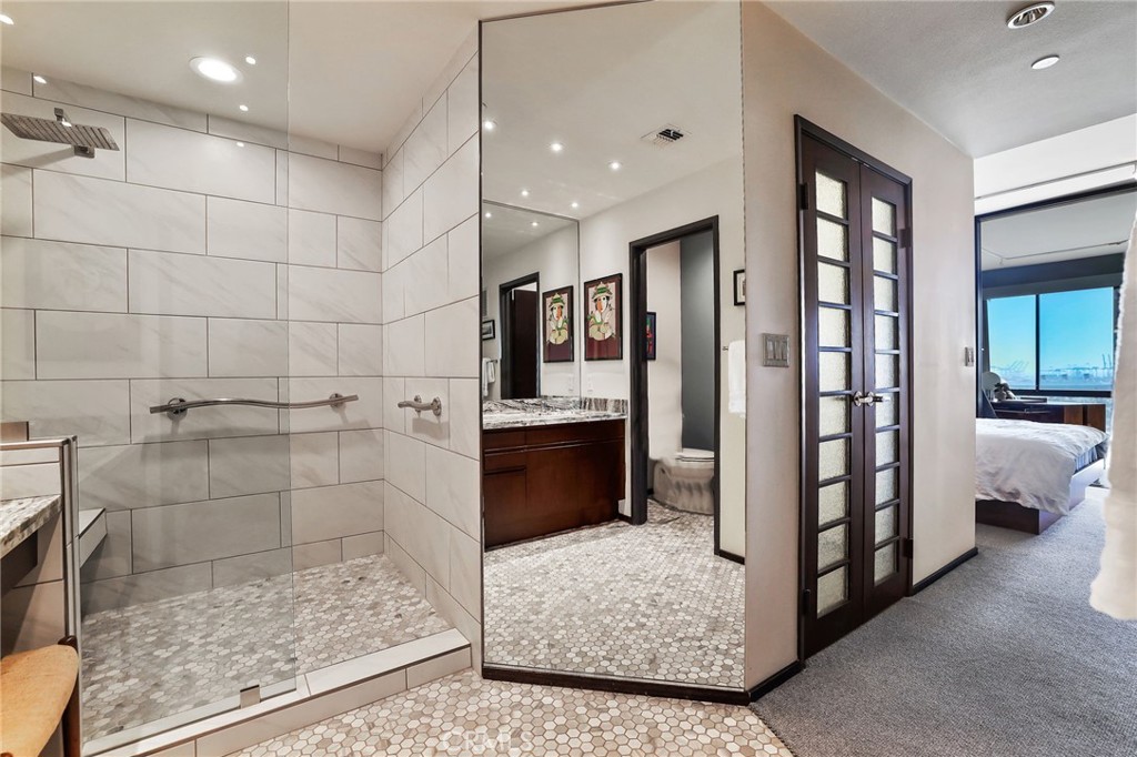 1310 E. Ocean Blvd. 1604