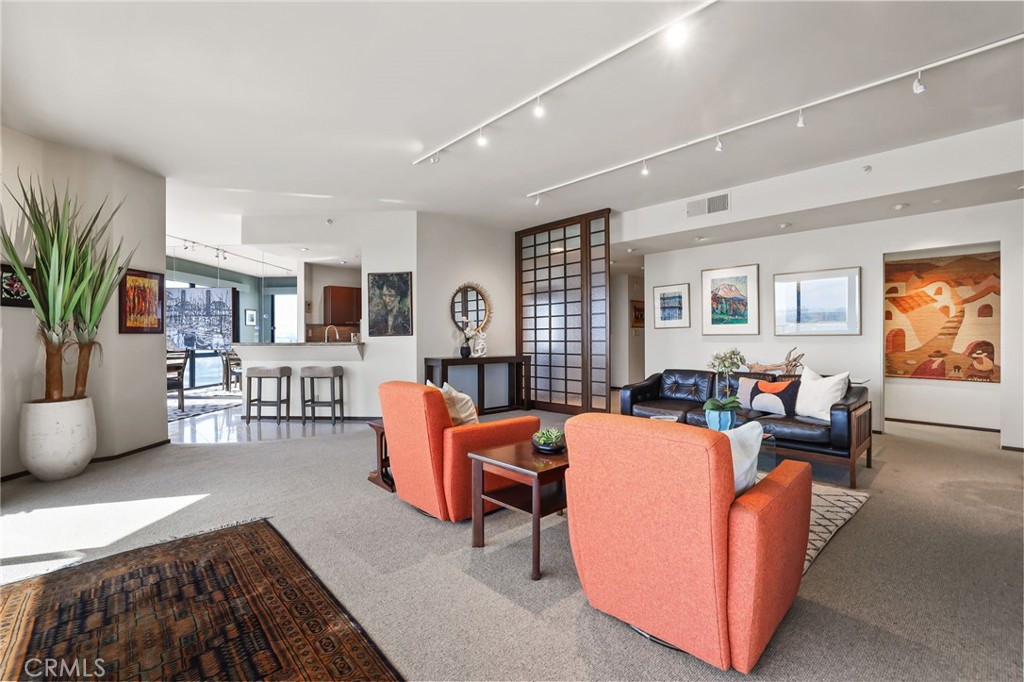 1310 E. Ocean Blvd. 1604