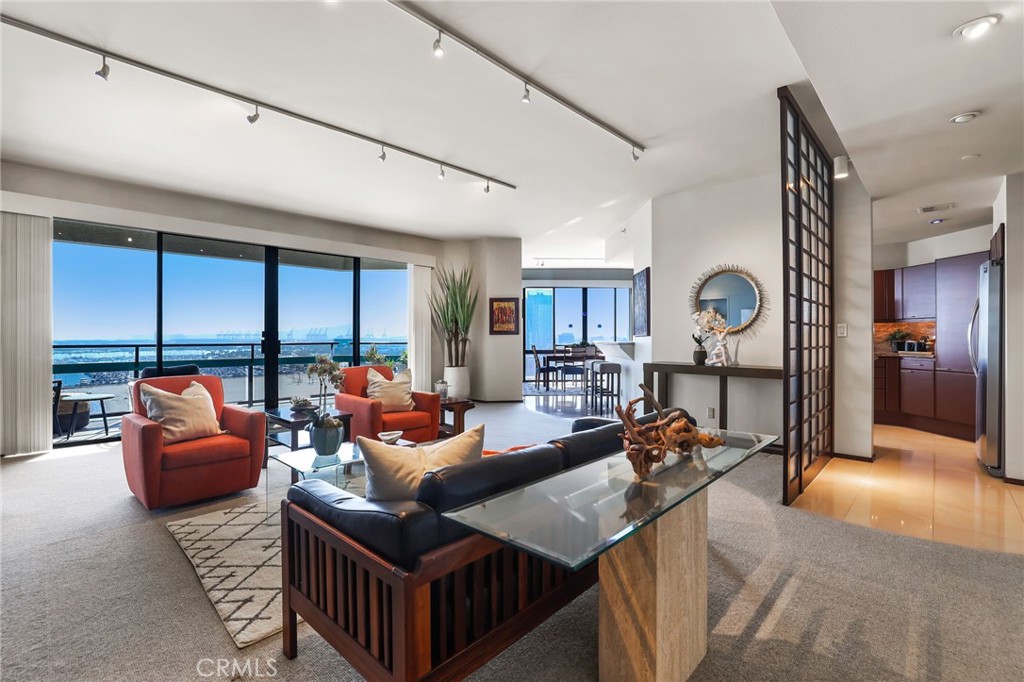1310 E. Ocean Blvd. 1604
