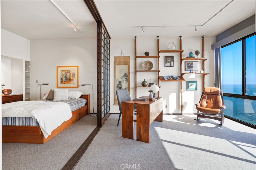 1310 E. Ocean Blvd. 1604