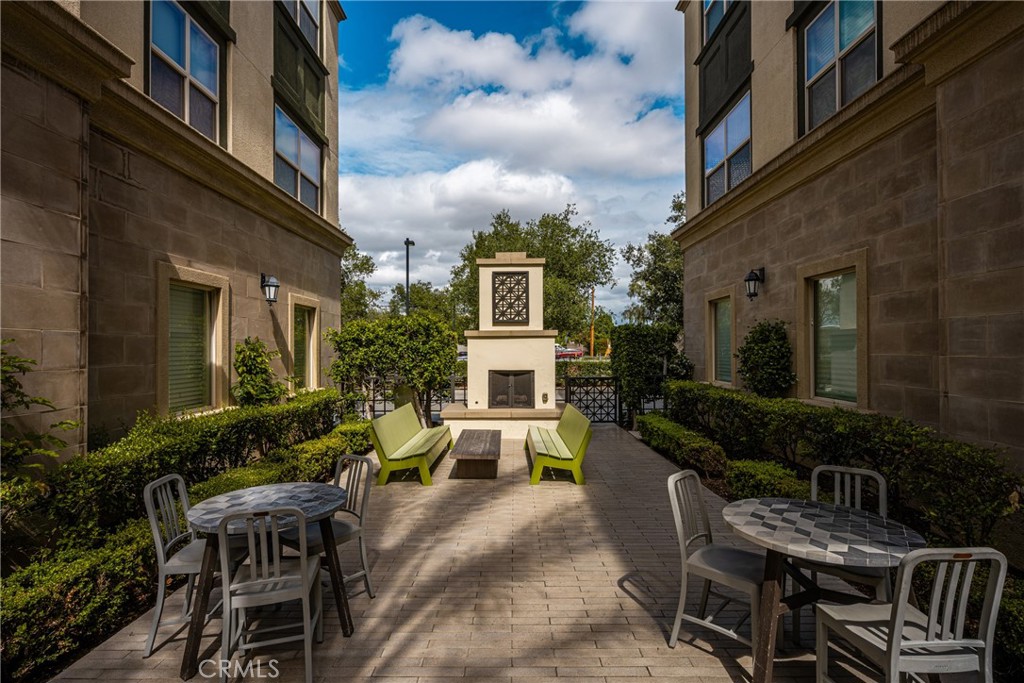 510 S Anaheim Boulevard S 7