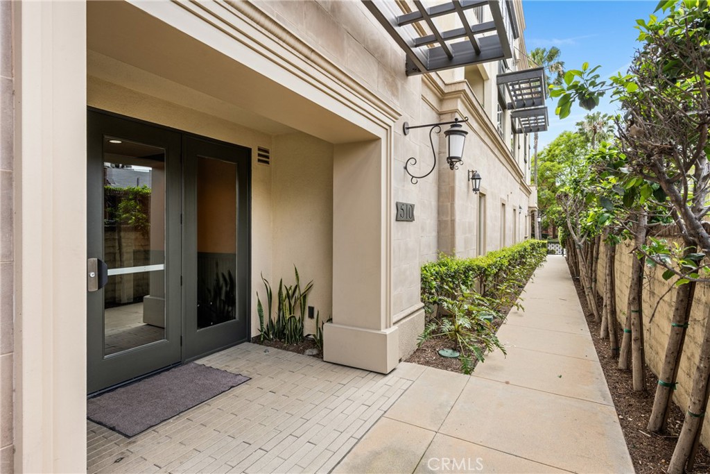 510 S Anaheim Boulevard S 7