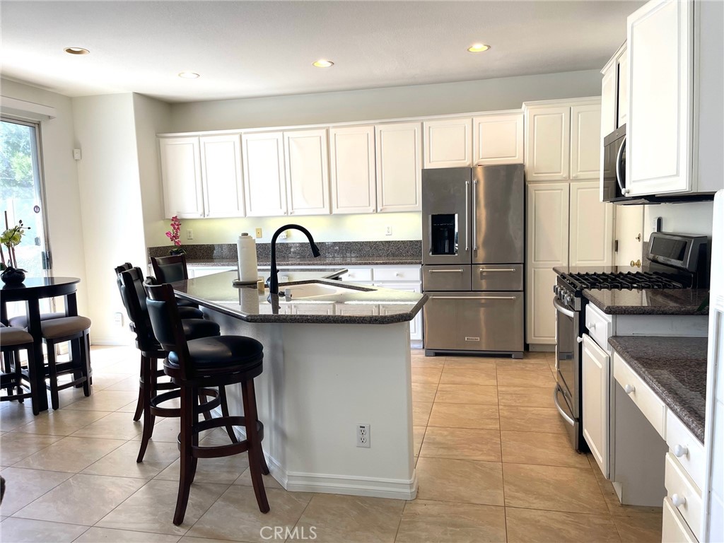 1294 S Springwood