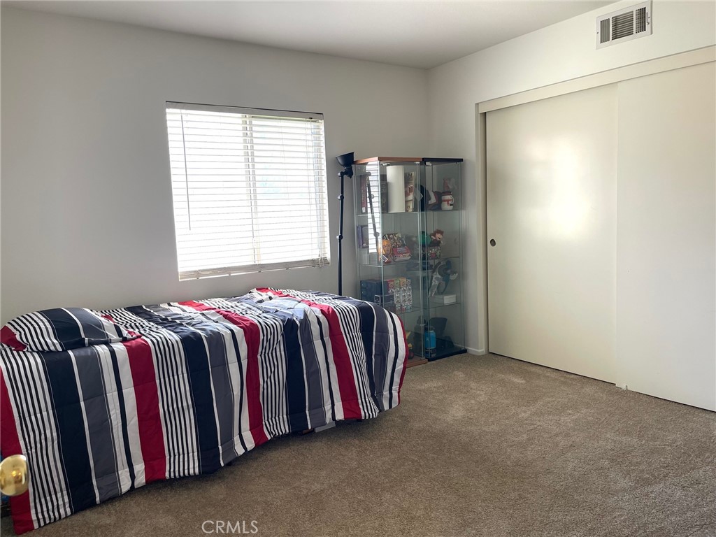 1294 S Springwood
