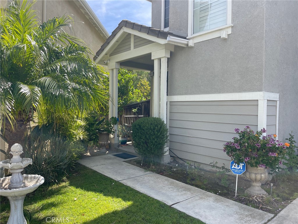 1294 S Springwood