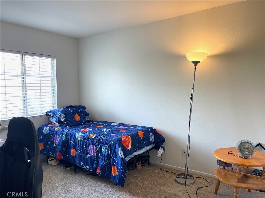 1294 S Springwood