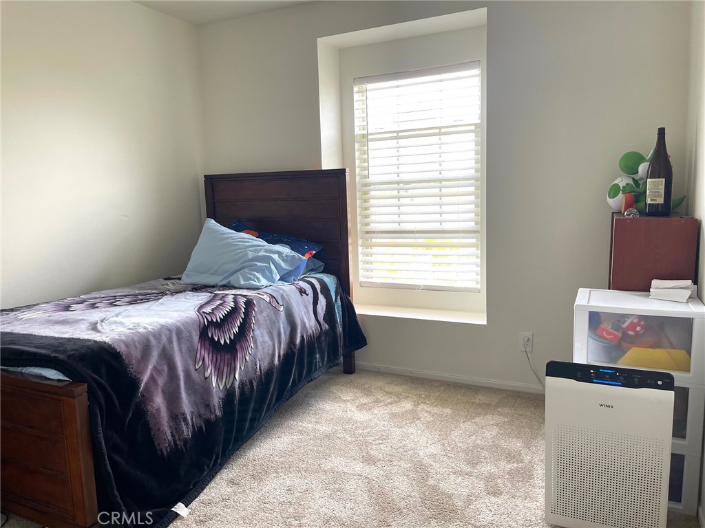 1294 S Springwood