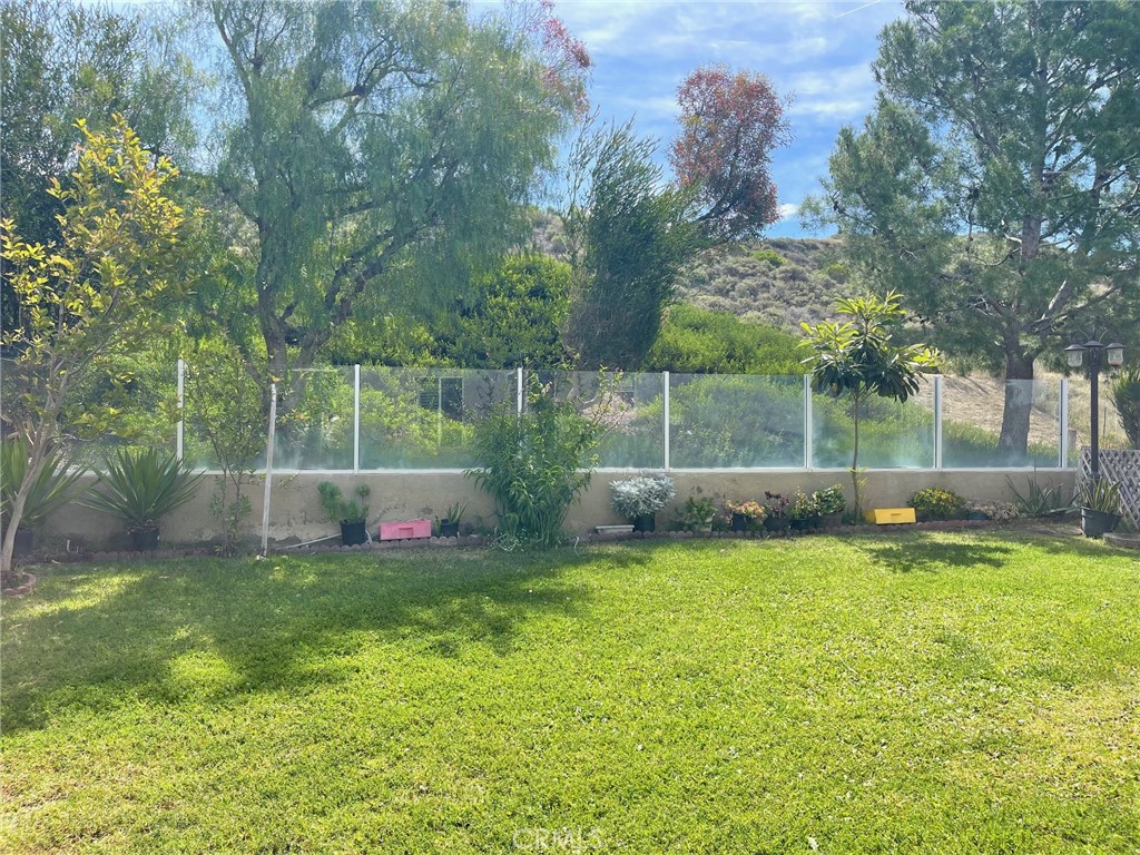 1294 S Springwood