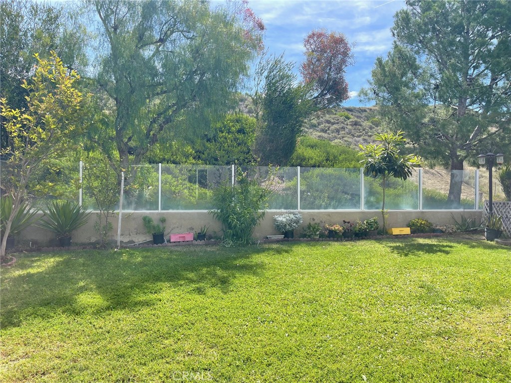 1294 S Springwood