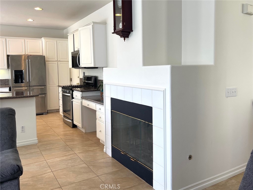 1294 S Springwood