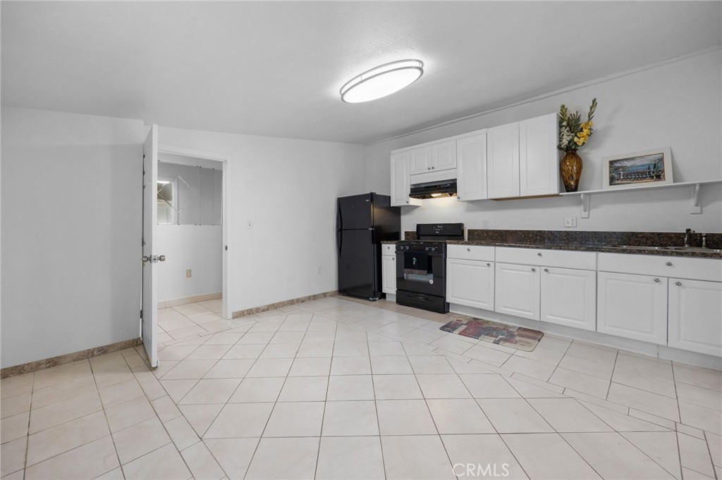 412 E Camile