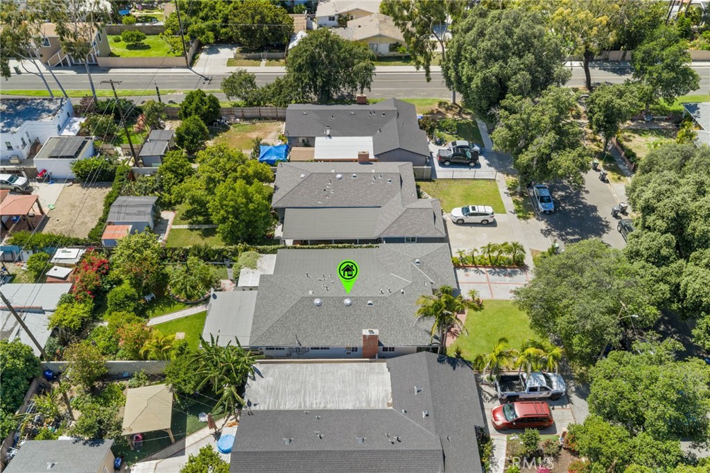 412 E Camile