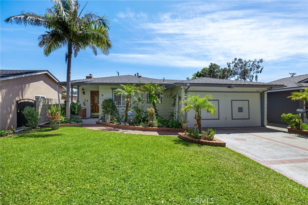 412 E Camile