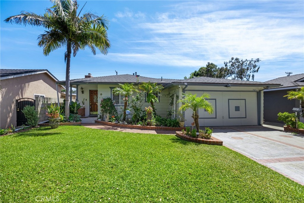 412 E Camile