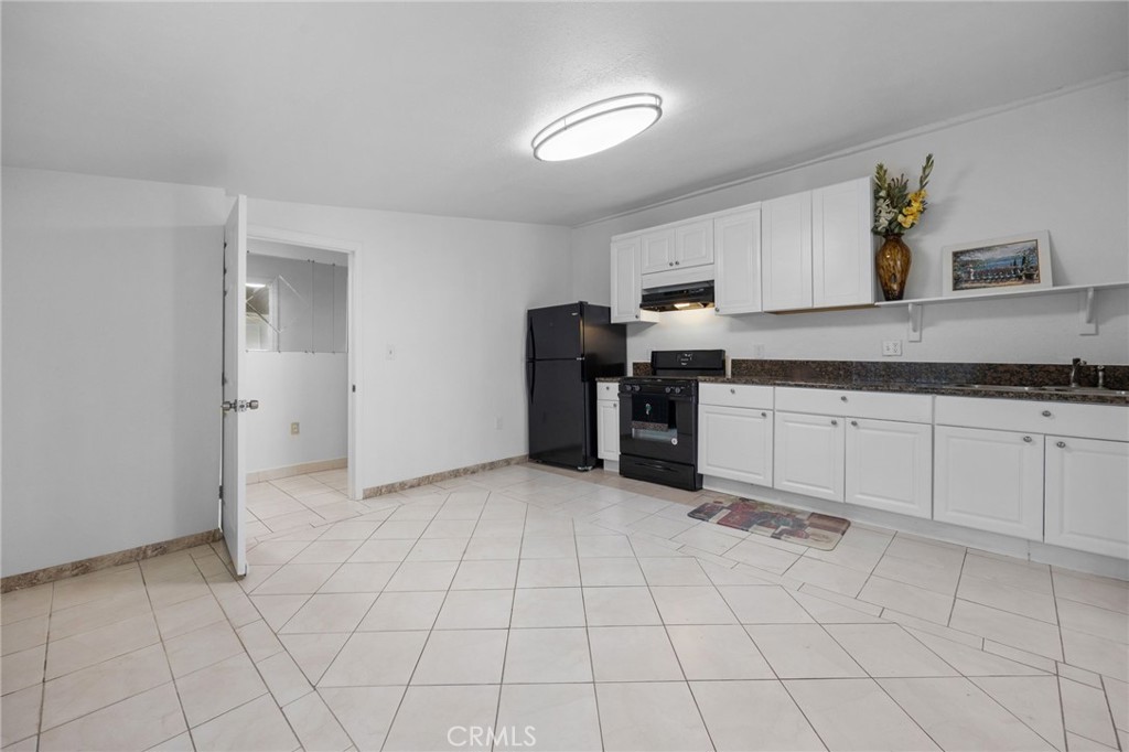 412 E Camile