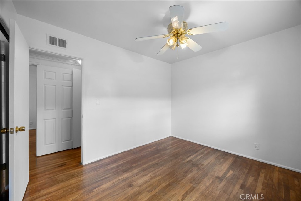 412 E Camile