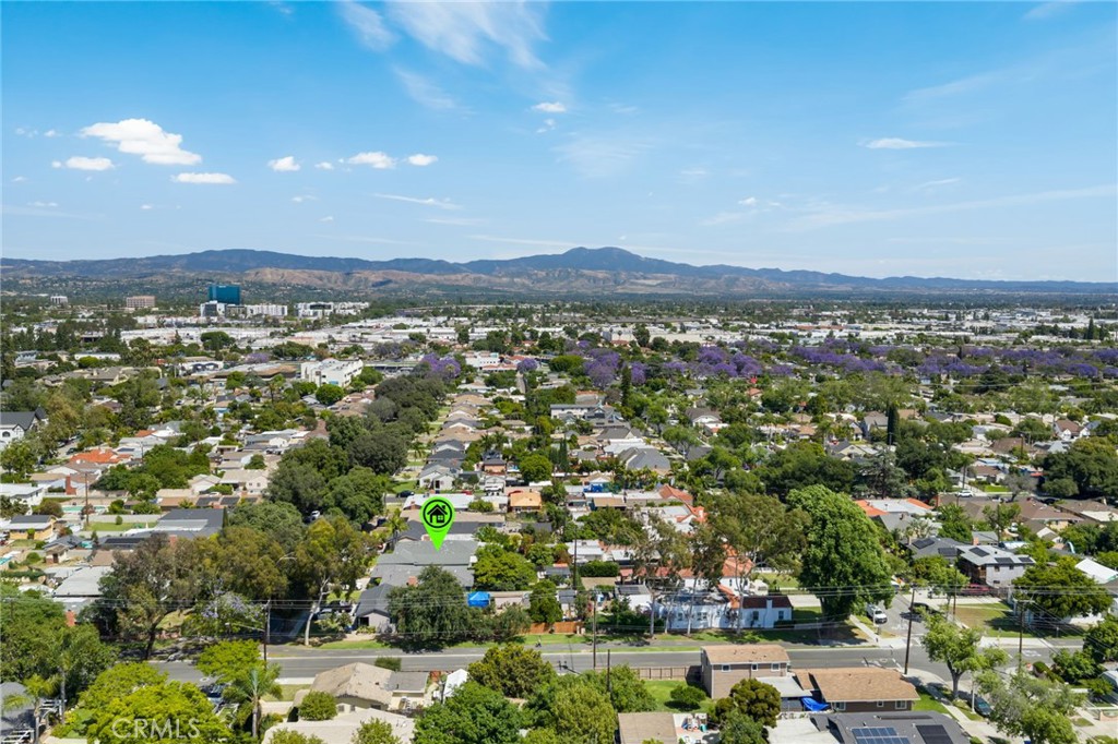 412 E Camile