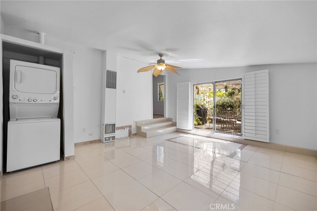 412 E Camile