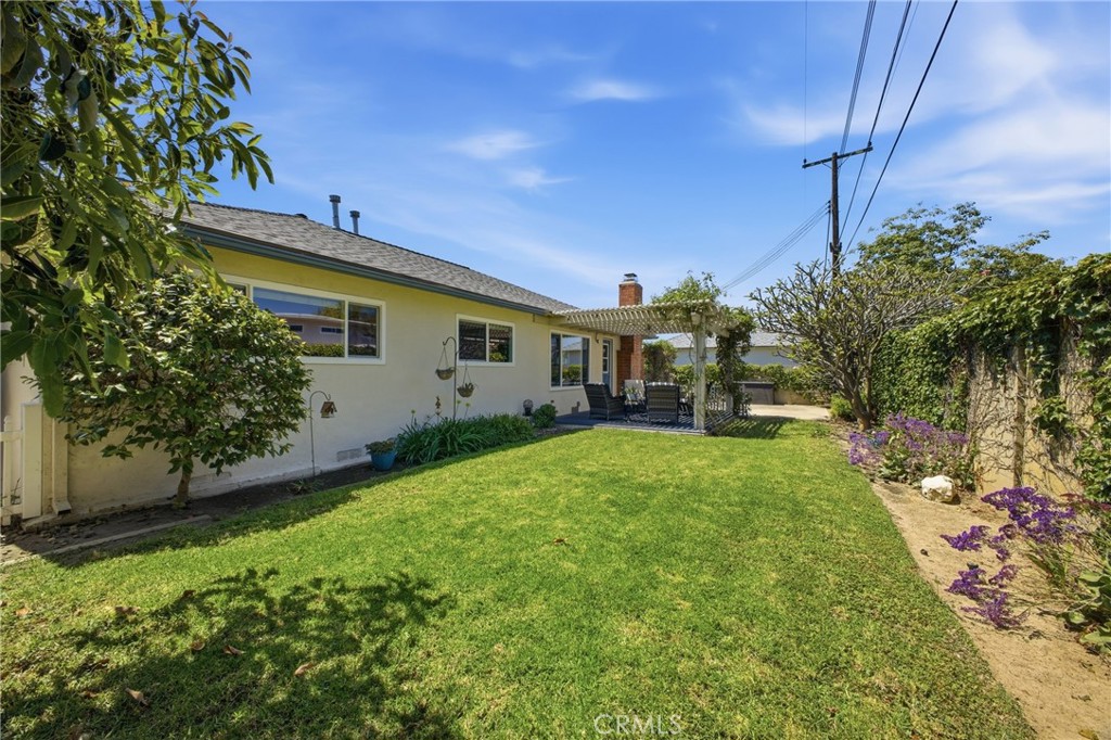 1411 E Concord