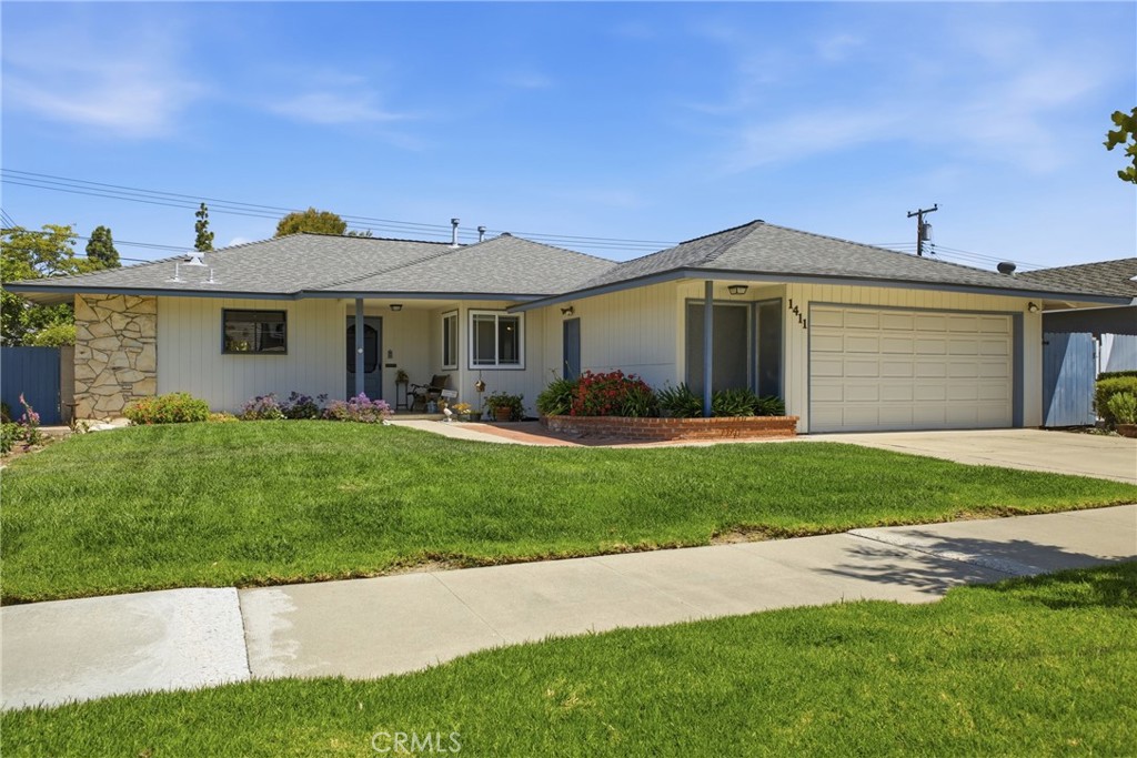 1411 E Concord