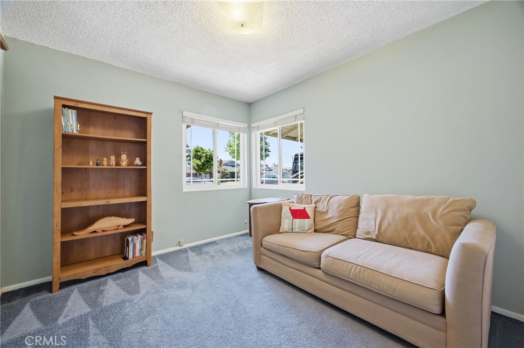 1411 E Concord